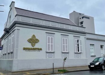 Casarão está localizado na esquina das ruas Joaquim Nabuco e Ignácio Christiano Plangg