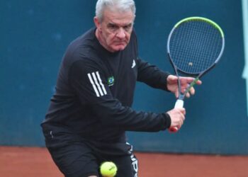 Quando profissional, Marcelo Hennemann disputou torneios como Roland Garros. Arquivo pessoal