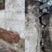 Rachaduras e pedaços do muro se soltando provocam preocupação em quem circula na calçada