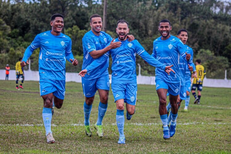 Comemoração dos jogadores anilados em um dos gols desta quarta-feira. Jefferson Couto/ECNH