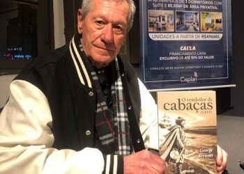 George Arrienti vem realizando sessões de autógrafos do seu primeiro romance. Divulgação
