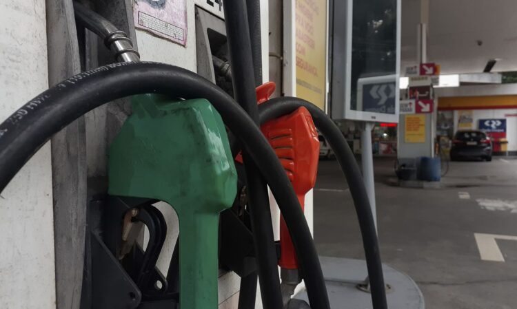 Clientes estão registrando a queda no litro da gasolina em postos de Novo Hamburgo. Divulgação