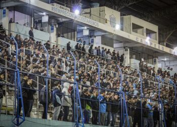 Torcedor do Novo Hamburgo fez a sua parte e foi em grande número no primeiro jogo da semifinal. Jefferson Couto/ECNH