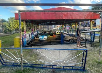Campinho de futebol da praça ganhou espaço de carrinho de choque