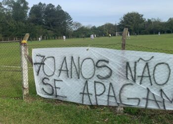 Faixa de protesto neste sábado: campo do Botafogo fica no Jardim Mauá. Fotos Divulgação