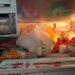 O estabelecimento mantinha alimentos vencidos, mal conservados e falta de higiene em diversos espaços. PMNH/Divulgação