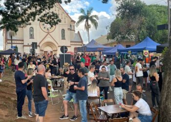 Evento ocorre na Praça Monsenhor Edmundo Backes (Praça da Matriz), em frente à Paróquia Nossa Senhora da Piedade