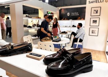 Savelli foi uma das marcas expositoras na feira de Milão, na Itália. Abicalçados/Divulgação