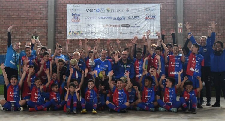 O Futsal Social é desenvolvido em Novo Hamburgo desde 2004 e, desde 2012, conta com apoio e/ou patrocínio de empresas por meio da Lei de Incentivo ao Esporte do Governo Federal. Fotos Eduardo Bettio/UJR