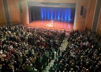 Um grande público esteve no Teatro Feevale na noite deste domingo