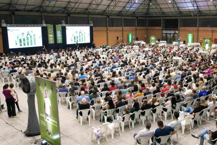 Nas assembleias os associados decidem sobre temas importantes da cooperativa. Sicredi Pioneira/Divulgação