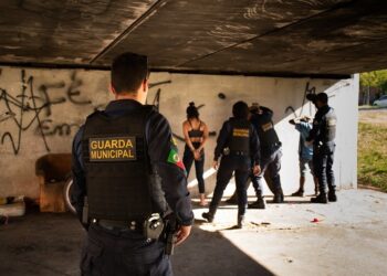 Agentes da Guarda Municipal também participaram da ação. Fotos Ramon Belmonte/PMNH
