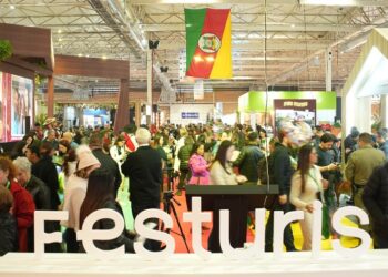 Evento teve 64 destinos internacionais representados, 2.500 marcas expositoras e mais de 400 estandes. Festuris/Divulgação