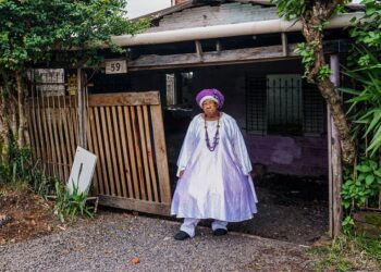 O jornalista enfatiza o papel da fotografia como documento e instrumento de combate
ao racismo religioso. Leonardo Rosa/Divulgação