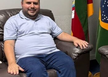 Jornalista João Victor Torres encerra mais uma passagem na Prefeitura de Estância Velha. Divulgação