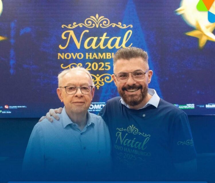 Diretor-presidente da Comusa, Paulo Kopschina, e o prefeito Gustavo Finck no lançamento do Natal. Comusa/Divulgação