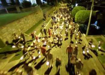 Caminhada ocorre a partir das 20 horas de domingo, no bairro Boa Vista. Divulgação