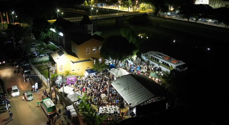 Evento reúne grande público na Rua da Praia e no Museu do Rio. Giovani Paim/Divulgação