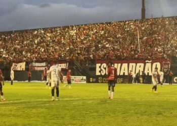 Mais de oito mil torcedores estiveram no Estádio Bento Freitas. Reprodução