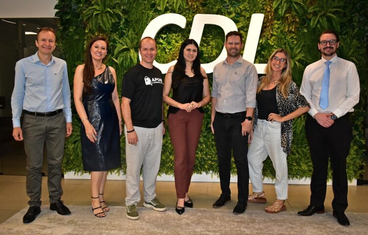 Chapa aclamada para mais um mandato à frente da CDL-NH. Divulgação