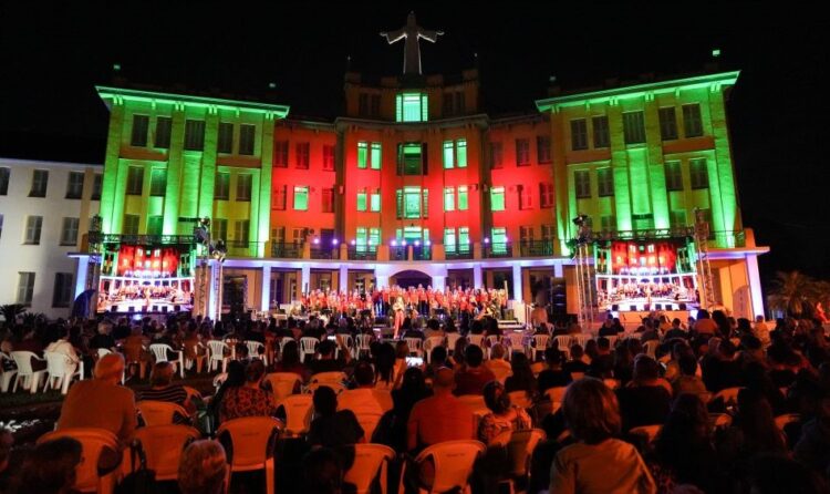 Em suas edições anteriores, a montagem conquistou o público ao contar, com delicadeza e poesia, a história da Família Tannenbaum. Divulgação