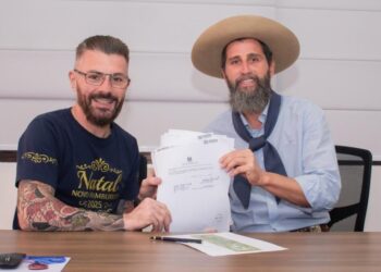 O prefeito de Novo Hamburgo, Gustavo Finck, e o secretário estadual Gaúcho da Geral. Ramon Belmonte/PMNH