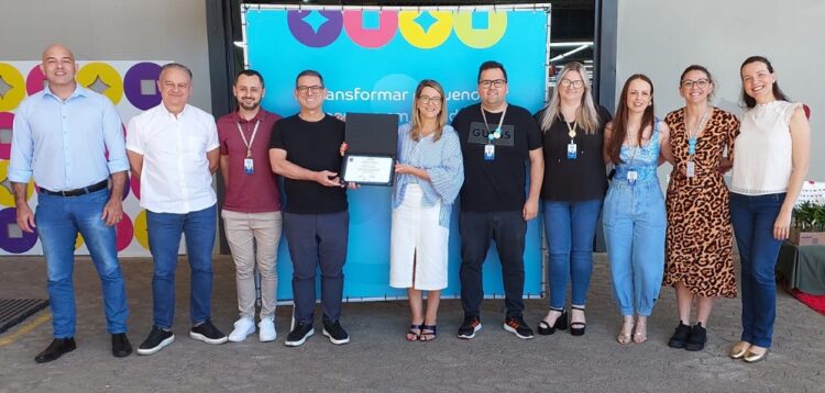A entrega da certificação aconteceu na sede da empresa. Divulgação