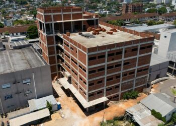 Obras foram paralisadas em 2024 e estão sendo retomadas neste começo de 2027. Ramon Belmonte/PMNH