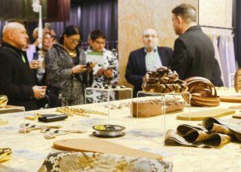 No evento, terão materiais e serviços para movimentar a produção de calçados, vestuários, móveis, bijuterias e indústria automotiva. Divulgação
