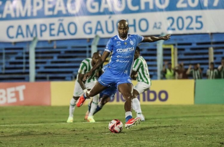 O centroavante Luam Parede marcou o gol do Noia na noite desta quarta-feira. Wilber Dorneles/ECNH