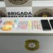 Objetos apreendidos dentro do automóvel. Brigada Militar/Divulgação