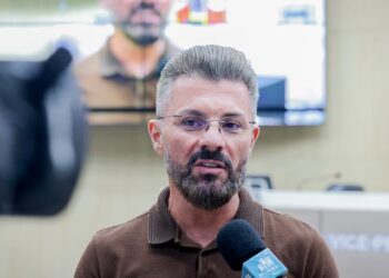 O prefeito Gustavo Finck foi até a Câmara defender novo parcelamento. Moris Musskopf/CMNH