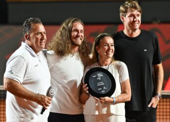 Ricardo Acioly entregou a homenagem para a família de Ivan Kley. Rio Open/Divulgação