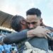 Após a classificação deste sábado, o abraço emocionado do técnico Rogério Zimmermann e do goleiro Omar. Wilber Dorneles/ECNH