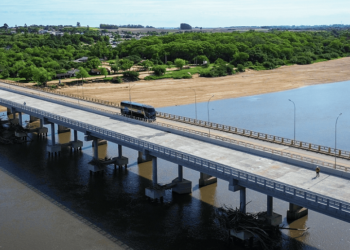 A nova estrutura tem 13,2 metros de largura e conta com duas faixas de tráfego, acostamento e passeio. Ministério dos Transportes/Divulgação