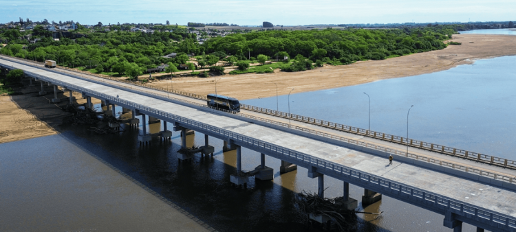 A nova estrutura tem 13,2 metros de largura e conta com duas faixas de tráfego, acostamento e passeio. Ministério dos Transportes/Divulgação