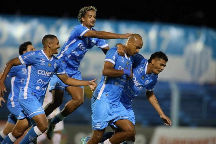 Luam Parede foi o artilheiro da noite com dois gols marcados. Luis Felipe Amorin/ECNH