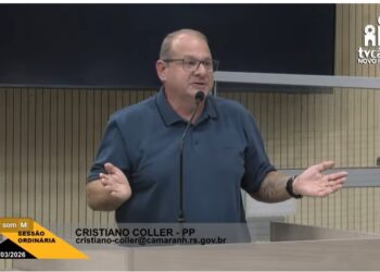 Cristiano Coller se mostrou muito incomodado com o prefeito e colega de partido. Reprodução