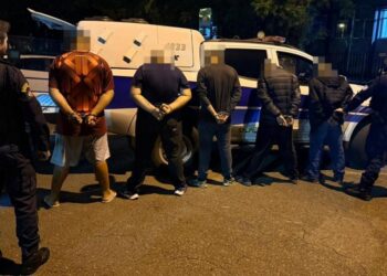 Os cinco detidos foram encaminhados à Delegacia de Polícia de Pronto Atendimento (DPPA) de Novo Hamburgo. PMNH/Divulgação
