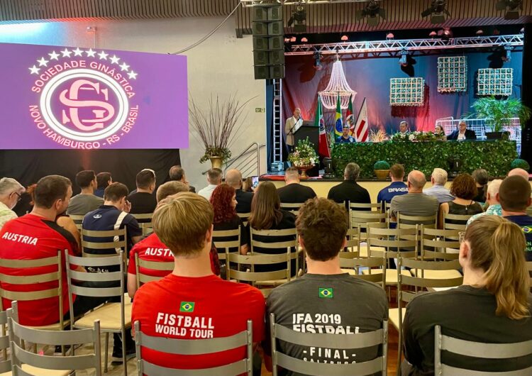 Cerimônia de lançamento foi realizada no Salão Social da Sociedade Ginástica