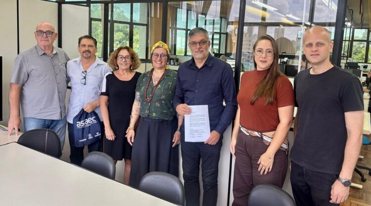 Dirigentes de entidades entregaram ao diretor de planejamento urbano, Alexandre Beltrão, uma pauta conjunta. Divulgação