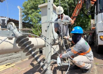 A subestação é um elemento central para o funcionamento seguro da rede elétrica nas escolas. Otávio Eberhardt/PMNH