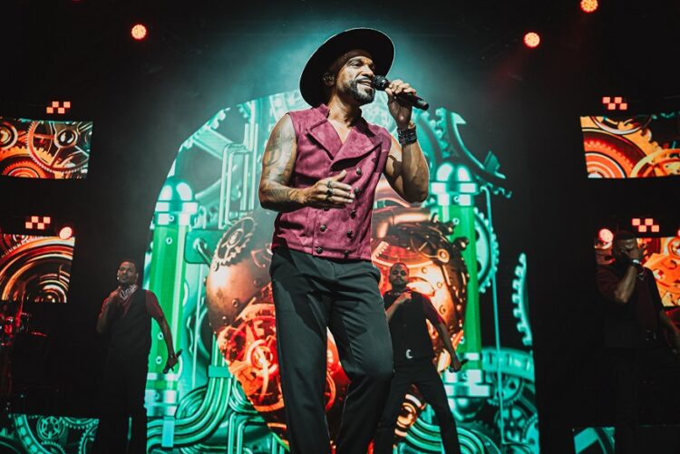 Cantor vem rodando o Brasil misturando pagode e sertanejo. Divulgação