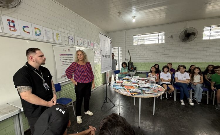 Projeto Pró-Biblioteca III, com apoio da Doctor Clin, transforma recomeço da escola em oportunidade de formação e estímulo à leitura. Fotos Marcelo Matusiak/Divulgação