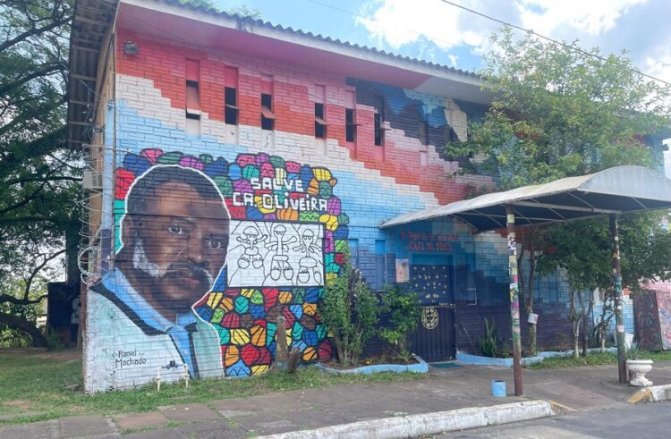 Prédio foi construído com recursos e esforço dos antigos integrantes dos Canarinhos