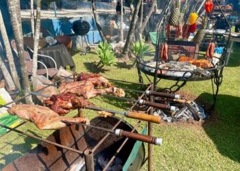 Equipes montam estruturas caprichadas nos jardins do Aliança para realizar suas receitas