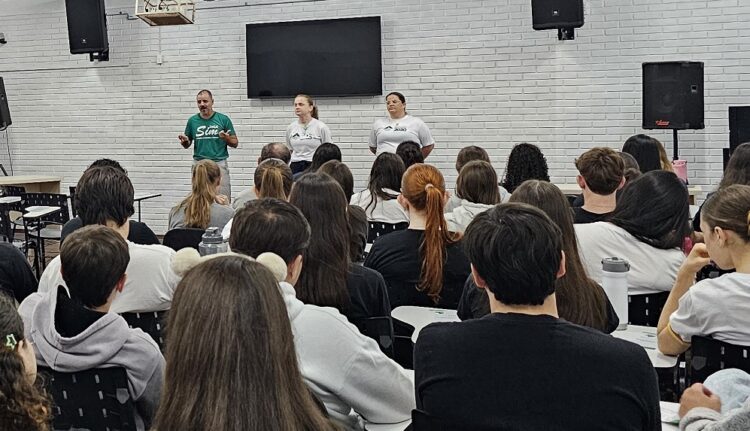 Escola Coronel Genuíno Sampaio também recebeu campanha de conscientização. Divulgação