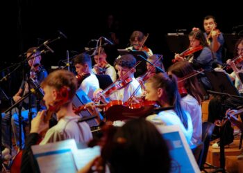 A proposta é oferecer uma imersão musical qualificada, conectando estudantes, músicos e público. Divulgação