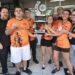 Equipe Máfia da Graxa com o troféu de campeã da Gincana 2026. Divulgação