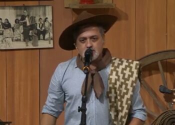 Anomar Danúbio Vieira, um dos grandes nomes da literatura e da música nativista do sul do Brasil. TVE/Reprodução